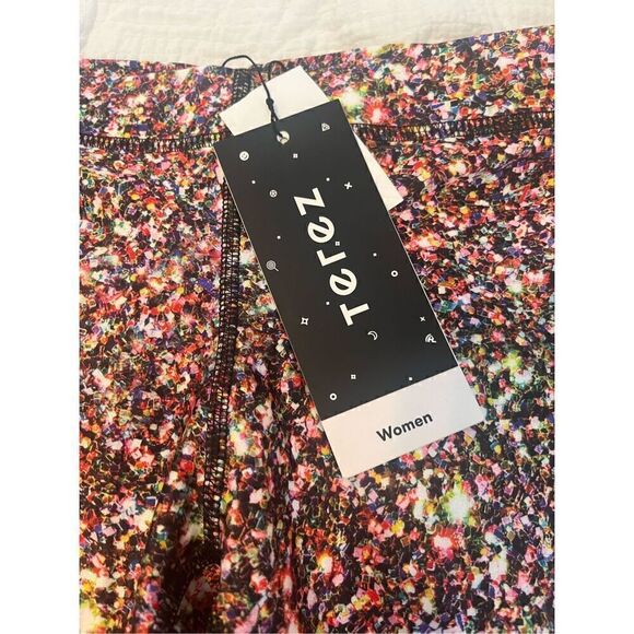 Terez Multi Color Capri Leggings NEW - Picture 3 of 5